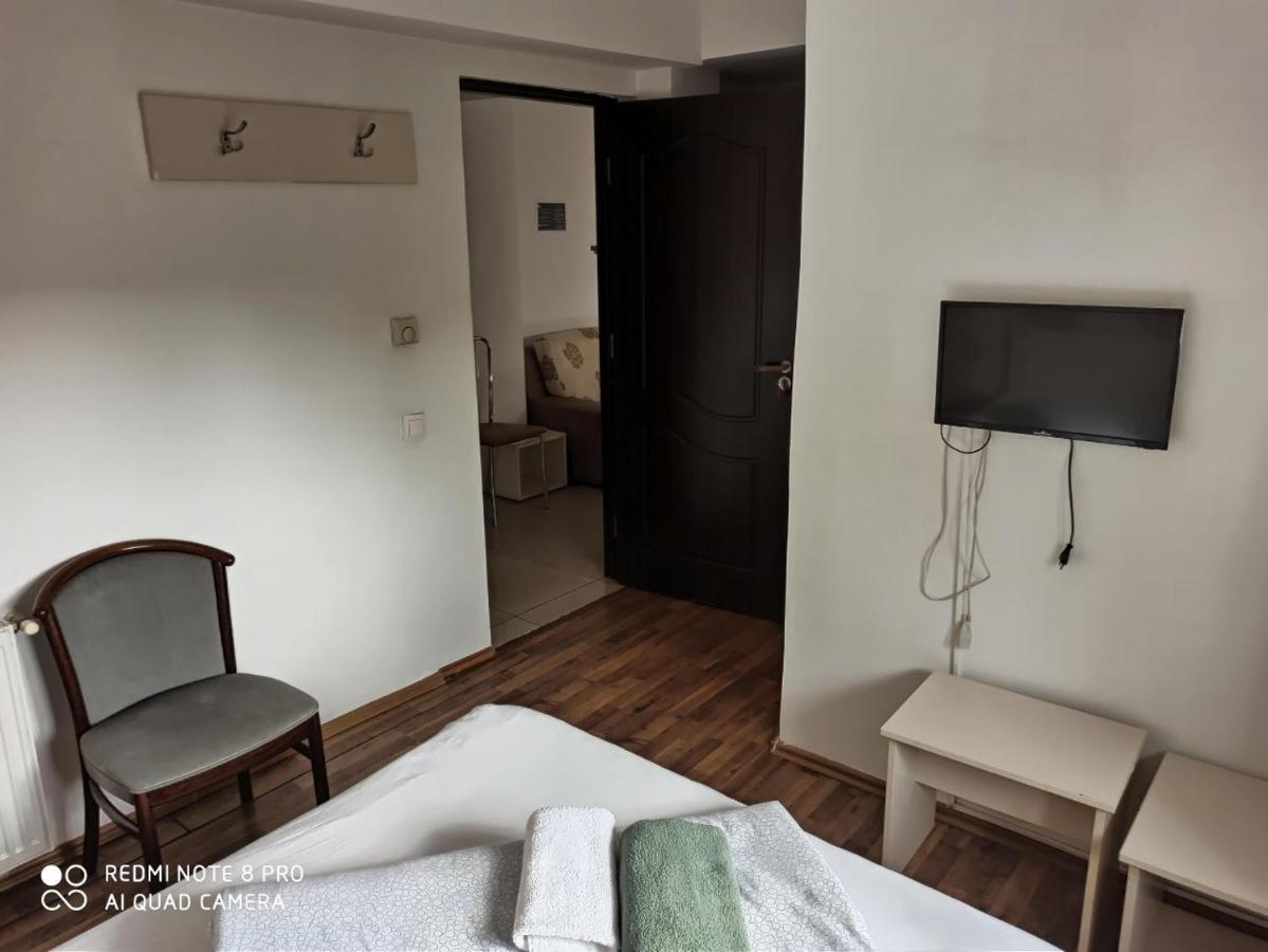 Quik Hotel Brassó Kültér fotó