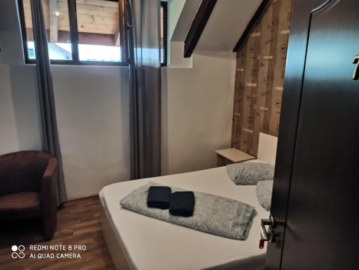 Quik Hotel Brassó Kültér fotó