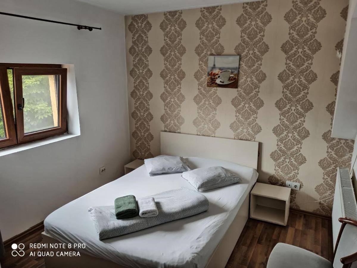 Quik Hotel Brassó Kültér fotó